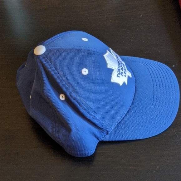REEBOK NHL Toronto Maple Leafs Flex Fit Cap - Picture 3 of 5